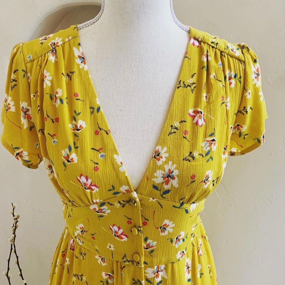 URBAN Romantic Floral Dress